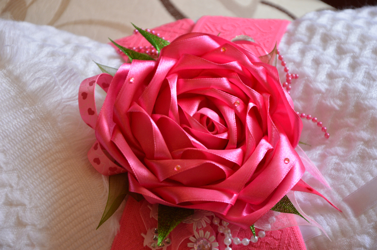 На выписку - малышке, маме и старшей дочке!)