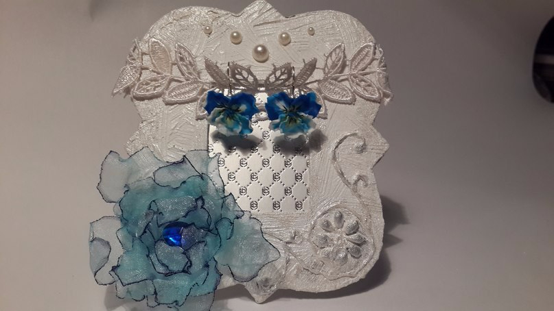 серьги из полимерной глины на подставке - рамке