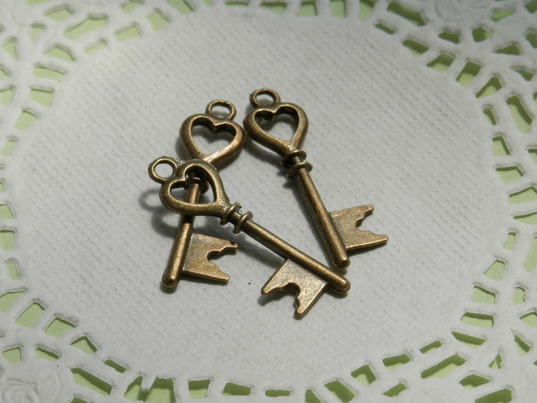 Пуговицы, подвески, кружево!!! Много фото!!!