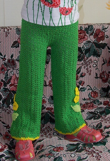 Работа на конкурс.буду вязать  крючком летние брючки для малышки.
