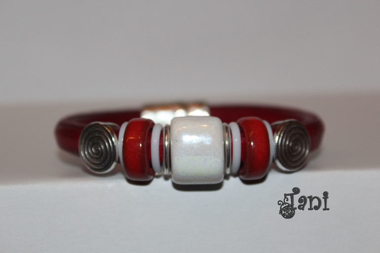 На красненькое потянуло:)