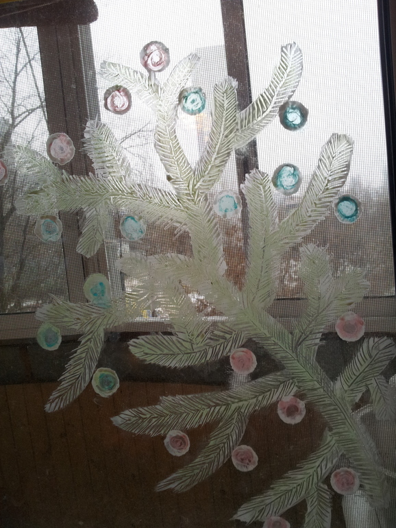 расцвела еловая веточка