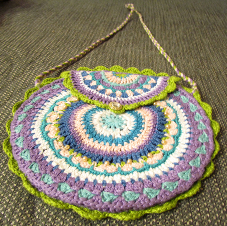 Сумочка и беретка