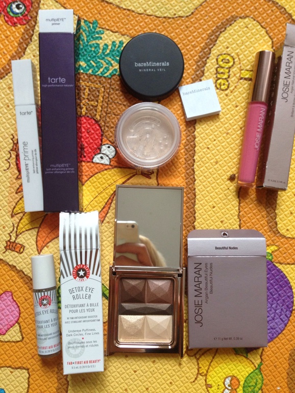 Посылочка с косметикой и кистями