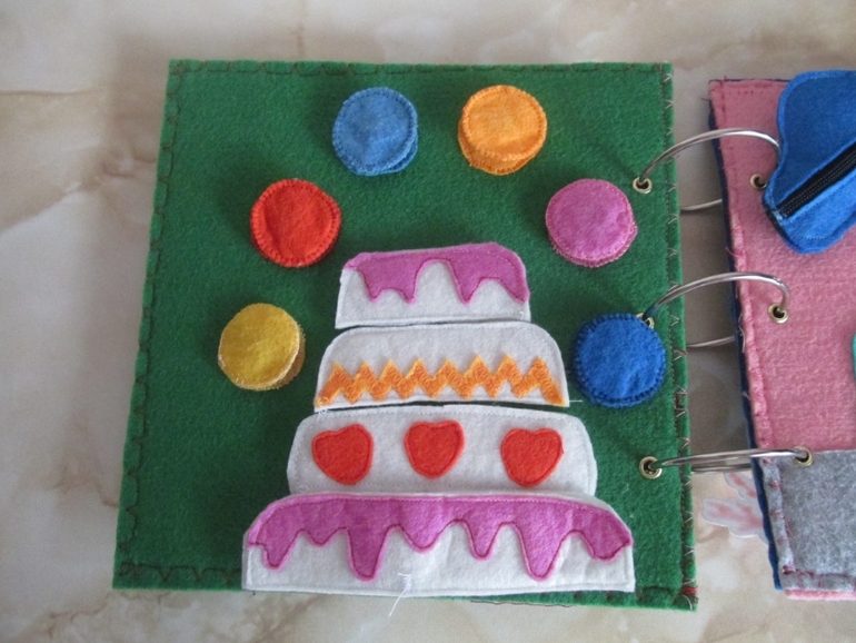 Несколько страничек фетро-книжки