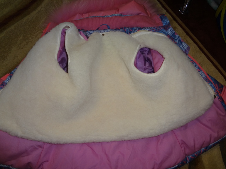 Продам костюм для девочки 104см. Регион