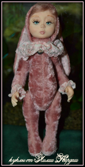 Анечка - маленькая зайка.