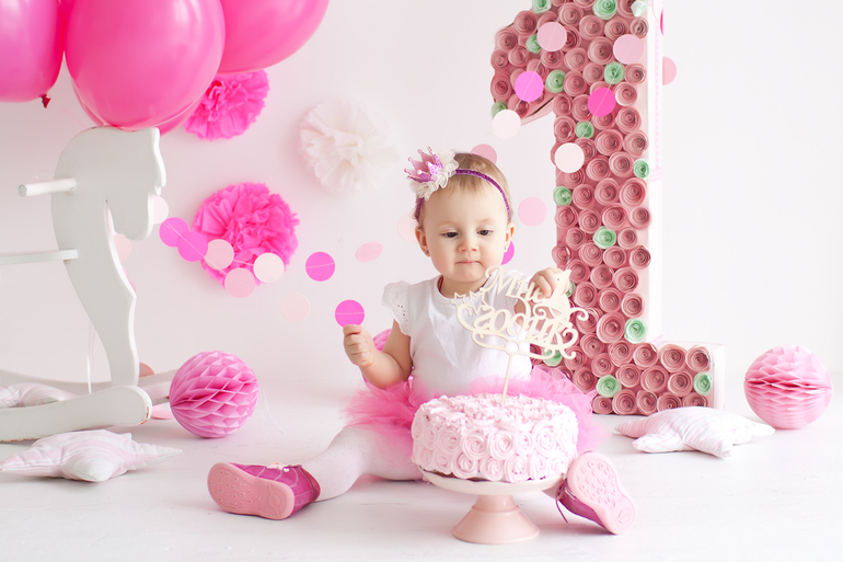 фтосессия крушение тортика на год или smash cake
