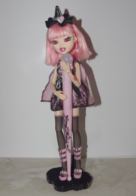 Мммммм...красотка ))