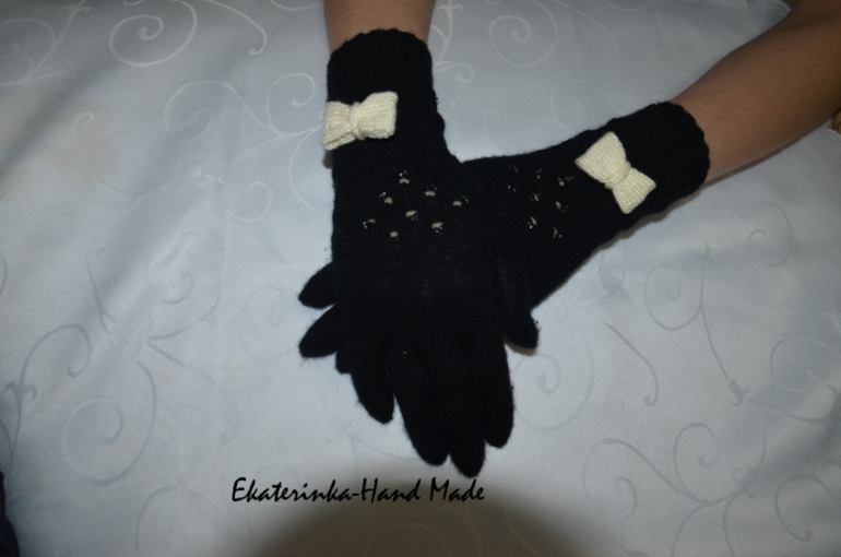 Перчатки с бантиком
