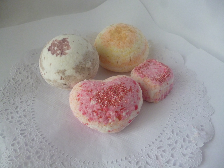 Вопрос девчатам про бомбочки и мои мылки.