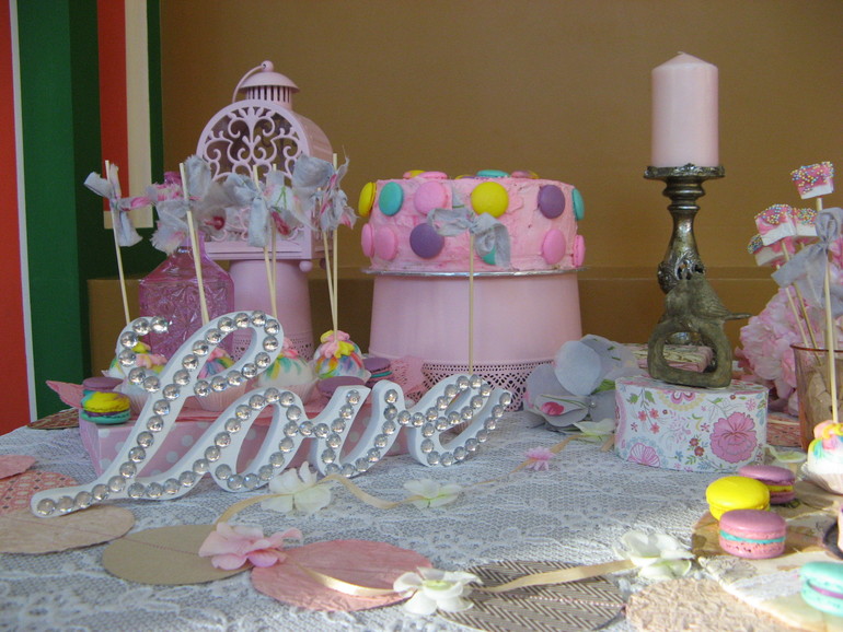 Исключительно талантливый дизайнер и кондитер - крайне рекомендую!