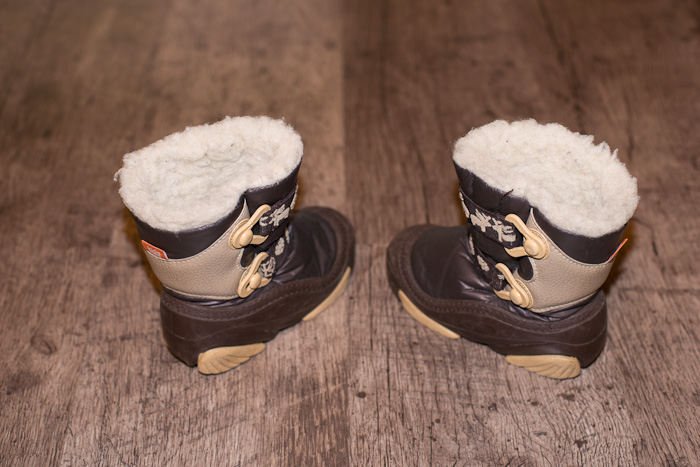 Разобрала детские вещи, всё на продажу. И немного взрослых вещей тоже (в конце списка).