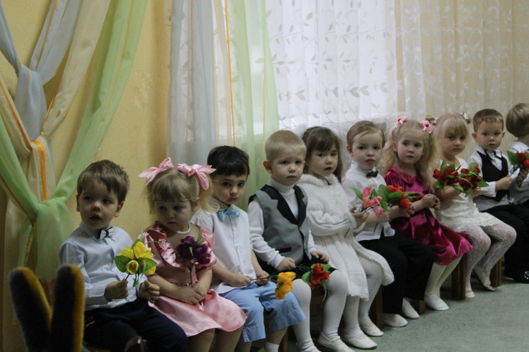 Наш первый весенний праздник в дет.саду