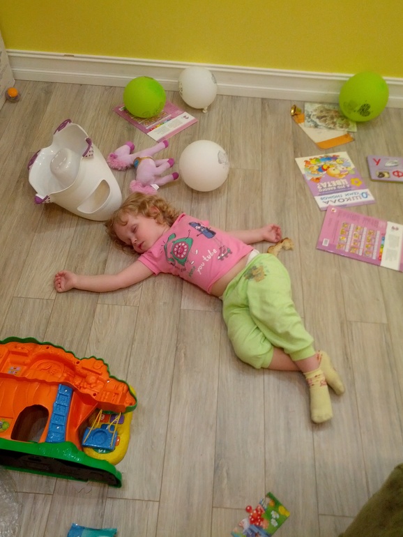 папина поездка в Икею или немного игровой.