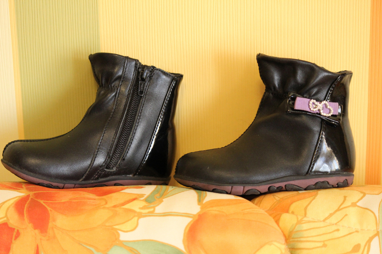 Crocs (С7), Капика (Kapika, разм.23), Minimen (разм.23), PrettyGirl (разм.23), Ridlcat (разм.23)