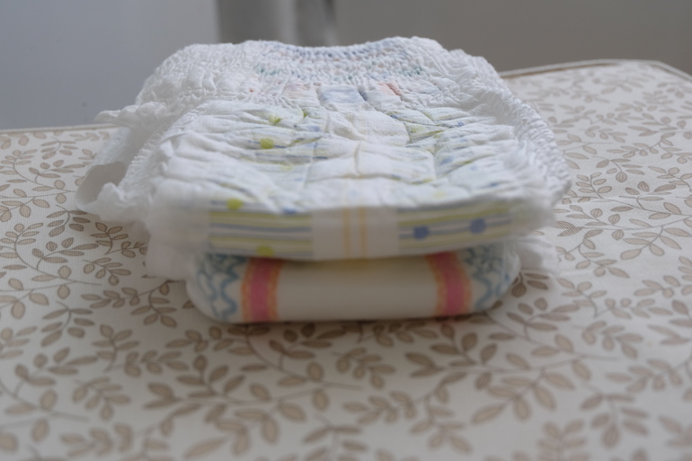Трусики Pampers и трусики Moony