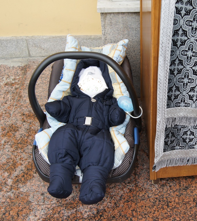 Стильный утеплённый комбинезон (+шапочка в подарок).