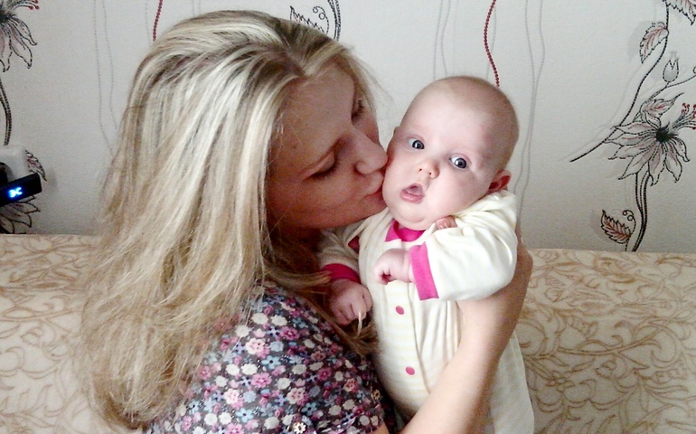 Что умеет ваша кроха в 2,5 мес?!