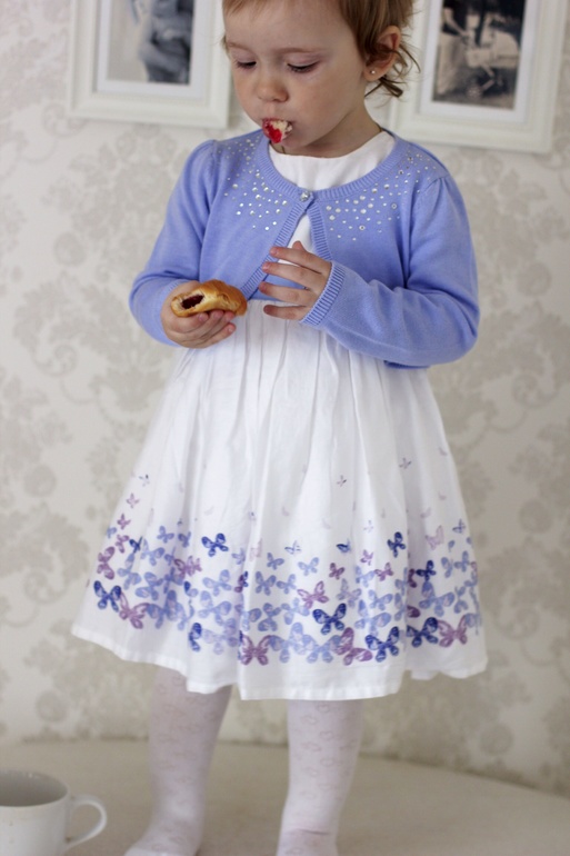 Как здорово быть девочкой)))