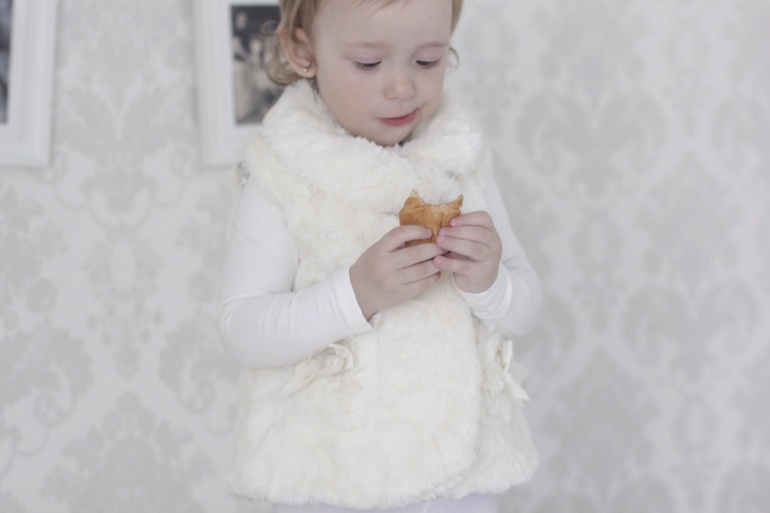 Как здорово быть девочкой)))