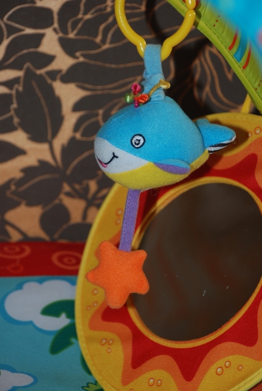 Развивающий коврик Tiny Love 1300 рублей