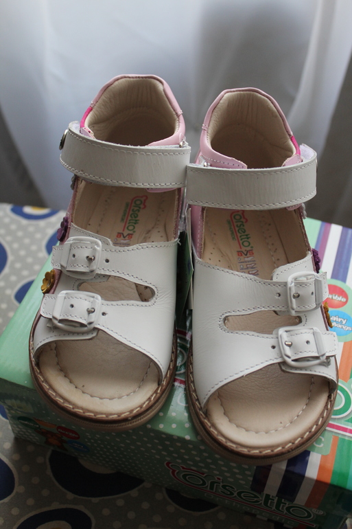 Пристрою босоножки 28рр, цена 1900руб