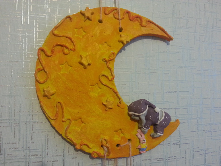 Месяц в детскую комнату