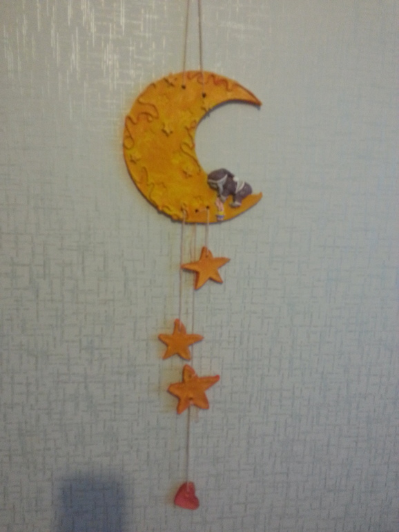 Месяц в детскую комнату