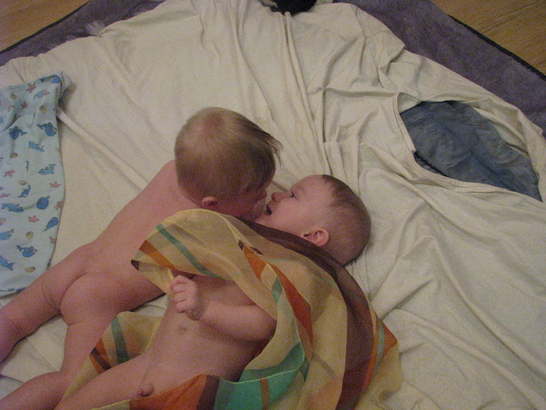 Нам 8 месяцев.