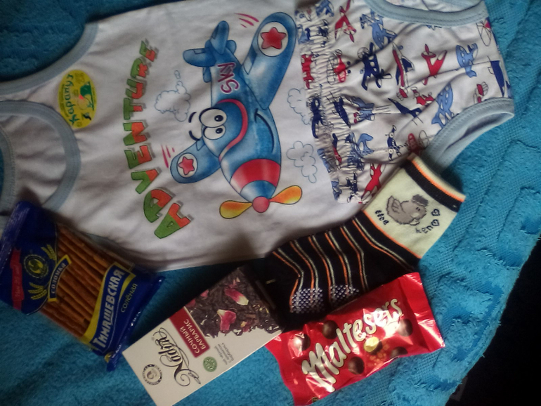 Хомяк пустился в пляс:-) :-) :-)