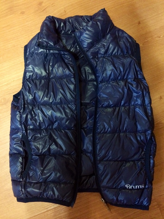 Жилет brums (пух) р.7 - 1200 руб)