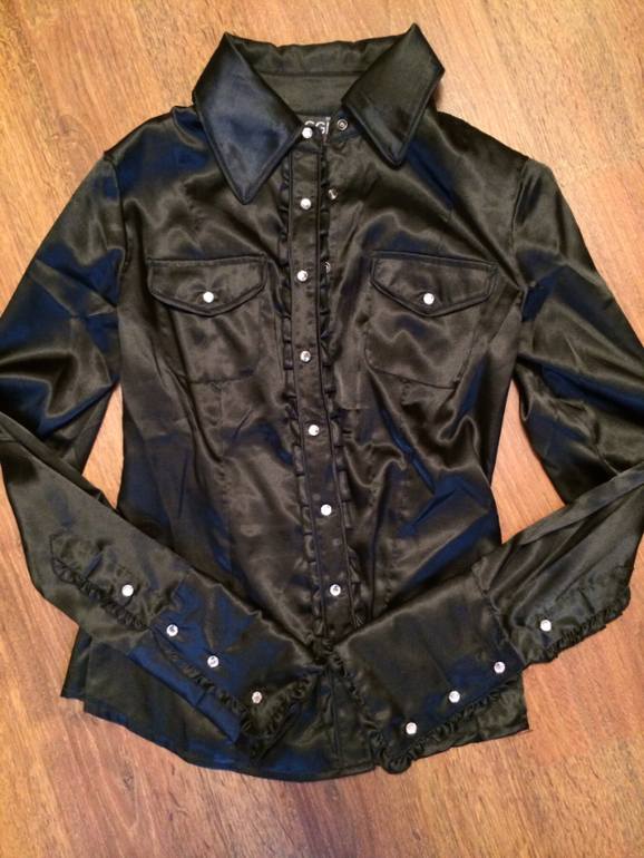 Одежда 42-44-46 новая и в идеале. Дешево.