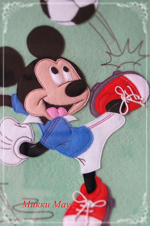 Микки - футболист!!!