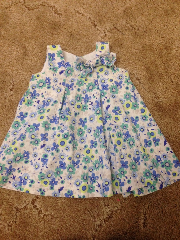 Продаю красивую одежду б/у для девочки от 0 до 12 месяцев.