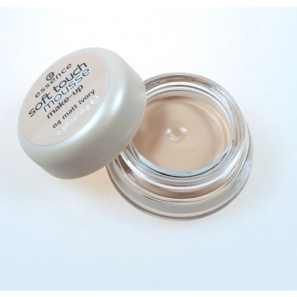 Тональный мусс для лица Essence