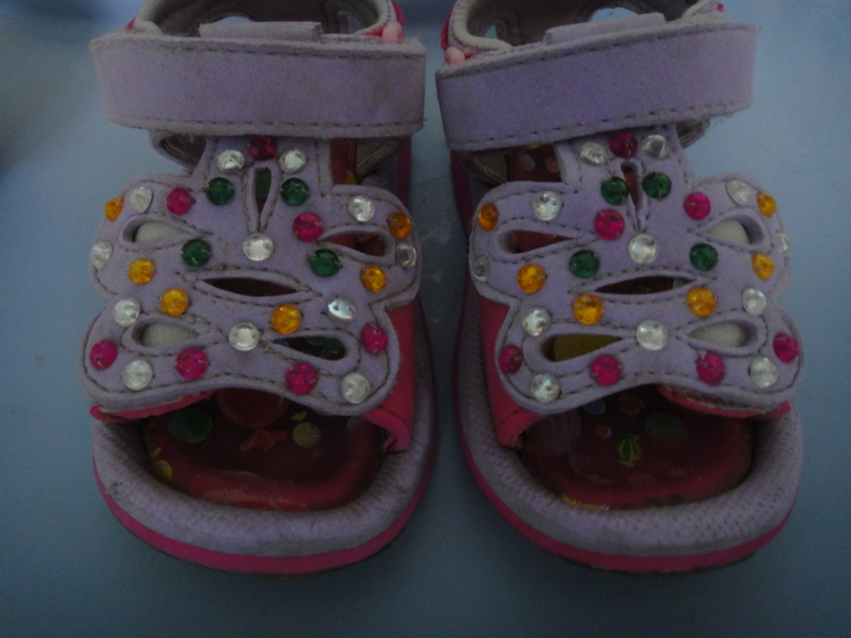 Для девочки. Размеры 21-23. Б\у.  Москва. м.Академическая.