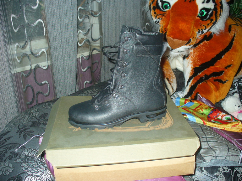 Отдам (Бутово) Доб 2.05.Берцы.41рВсё новое.Женск отдала.