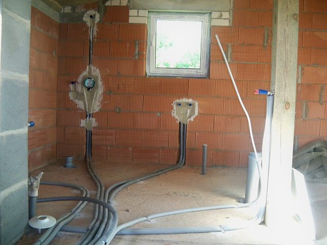 разведение воды в доме.