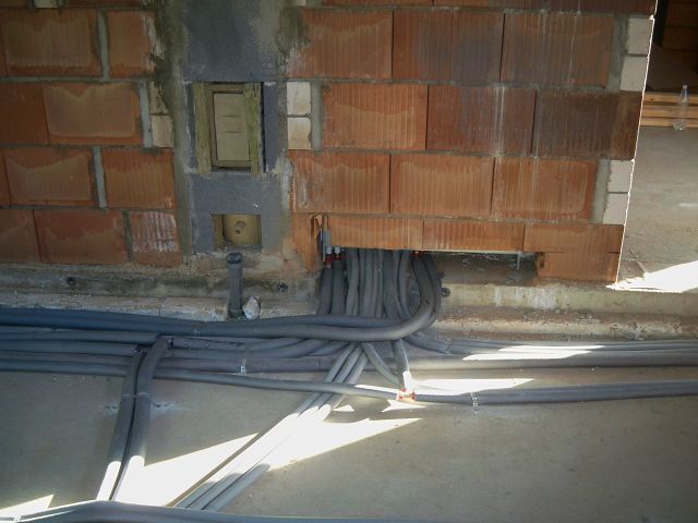 разведение воды в доме.