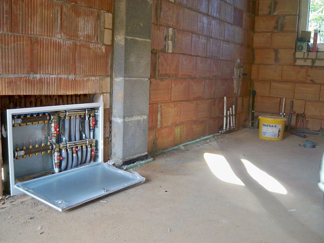 разведение воды в доме.