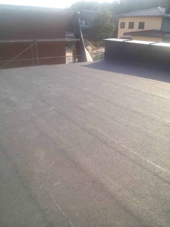 плоская эксплуатируемая крыша.