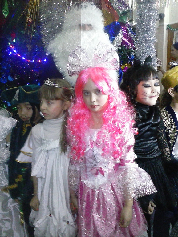 наша елка-Я Мальвина!!!