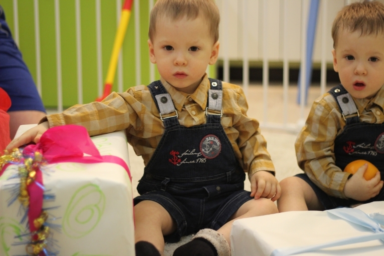 Близнецы Ярослав и Вадим (много фото , одни постом как мы живем)