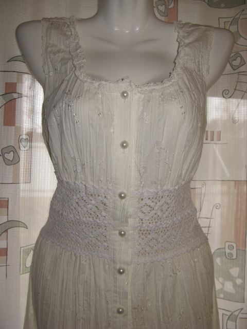 на лето и весну костюмы,сарафаны.44-46-48- почта .я регион.