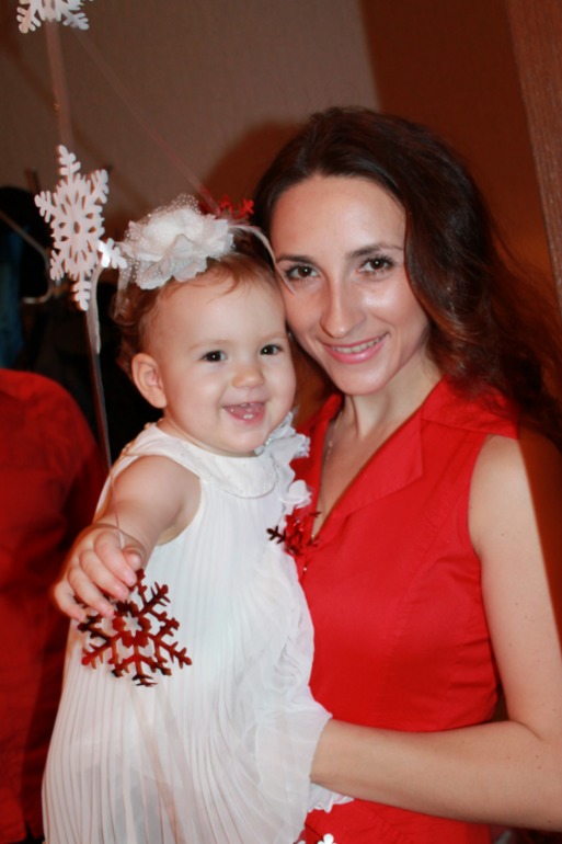 Снежинке 1 годик!