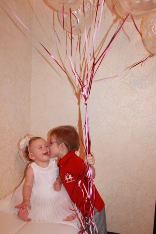 Снежинке 1 годик!