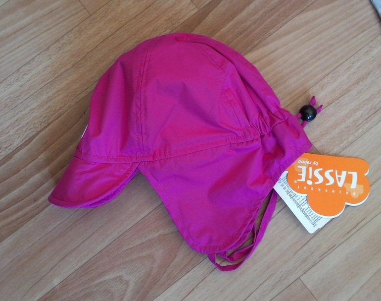 Шапка LassieTEC новая р. 52 цена 400р!! Почта за мой счет!!!