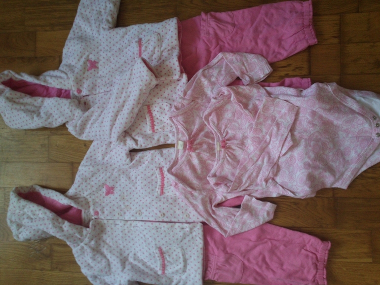 Продам кресла для кормления и много вещей, босоножки по хорошей цене