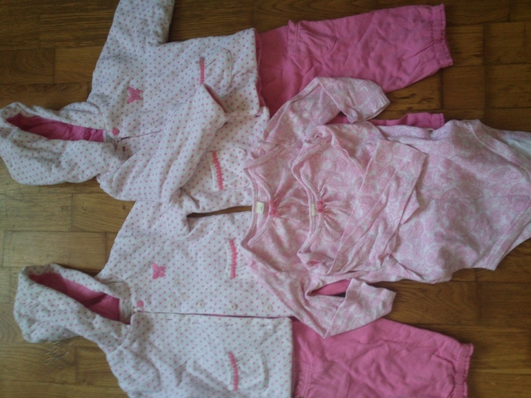 Продам кресла для кормления и много вещей, босоножки по хорошей цене